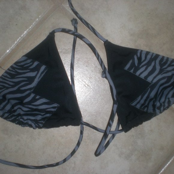 VICTORIA'S SECRET  Bathing  Suit  Top   NWOT  Size Small  Padded - Picture 1 of 2